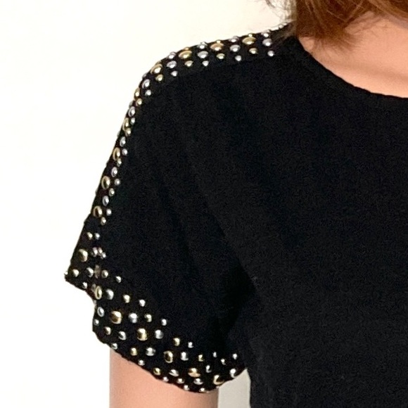 ❌SOLD❌MP•CHAUS SPORT•BLACK TOP W METAL SHOULDER DETAIL• - Picture 2 of 6